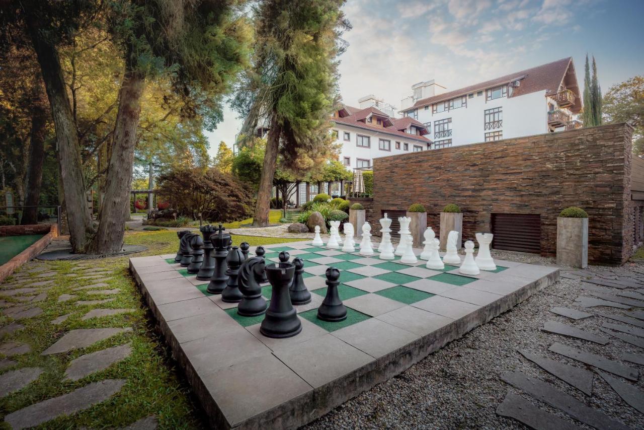 Bavaria Sport Hotel Gramado Dış mekan fotoğraf The Chess Garden