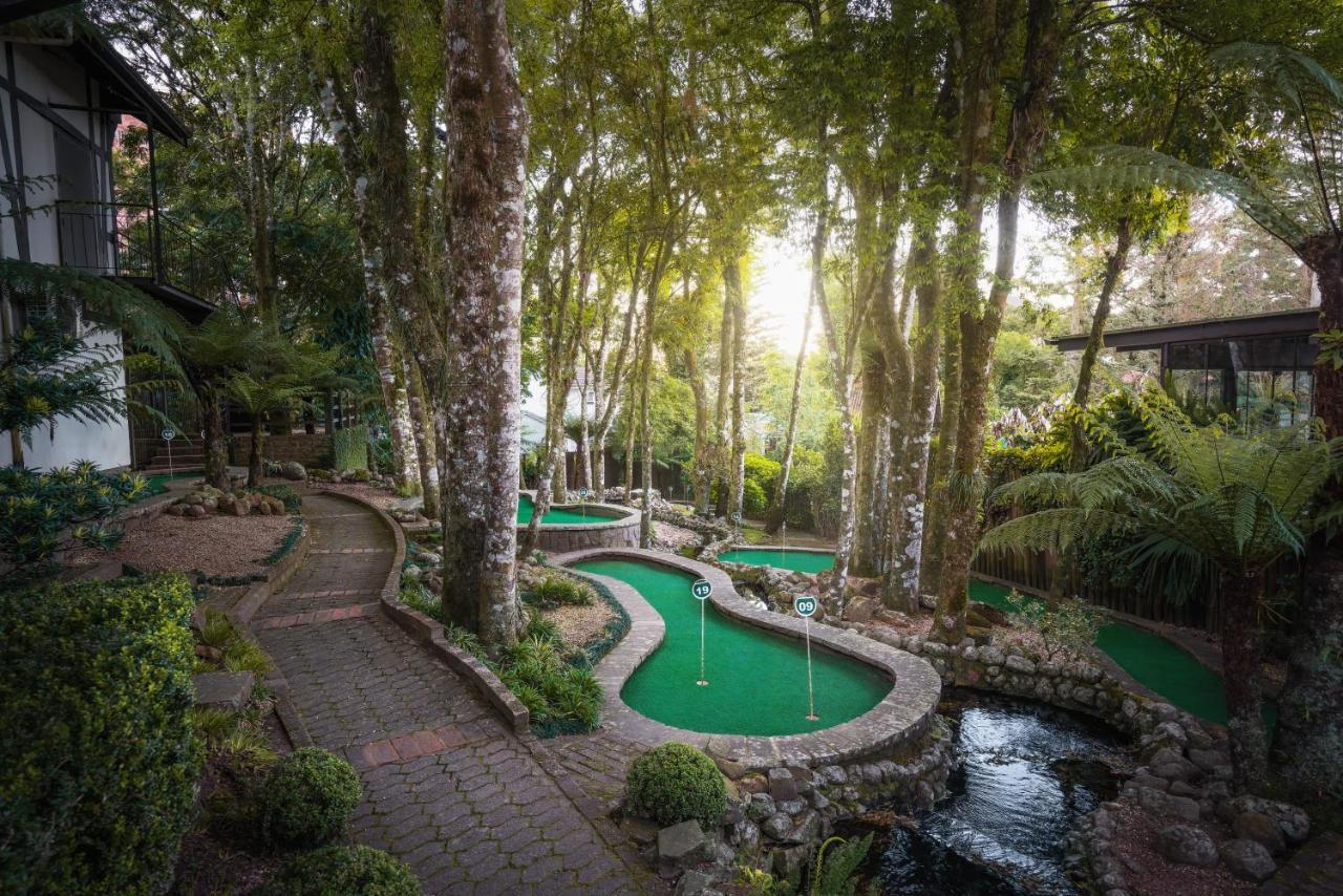 Bavaria Sport Hotel Gramado Dış mekan fotoğraf The golf course at the hotel