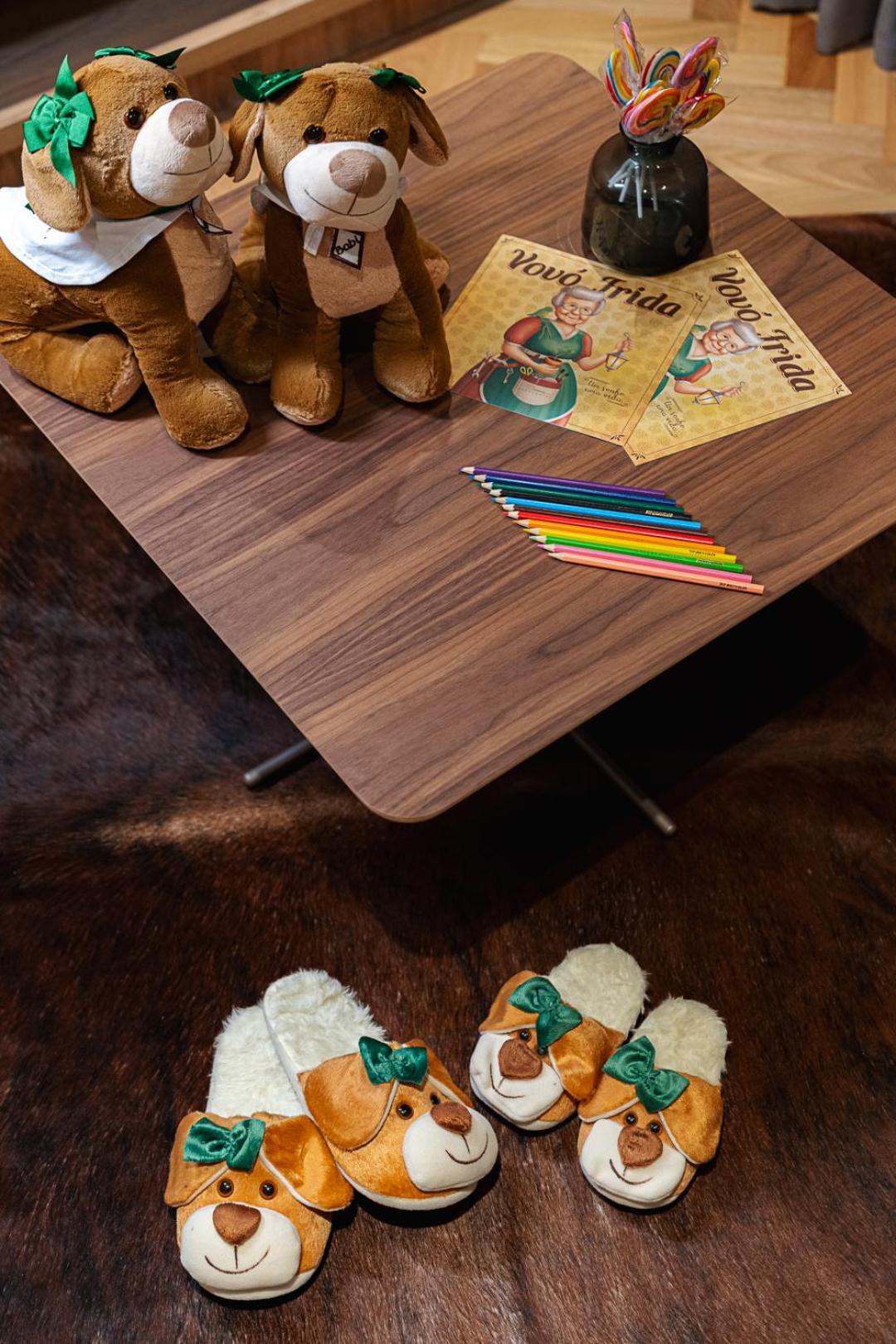 Bavaria Sport Hotel Gramado Dış mekan fotoğraf A table with a melamine laminate top