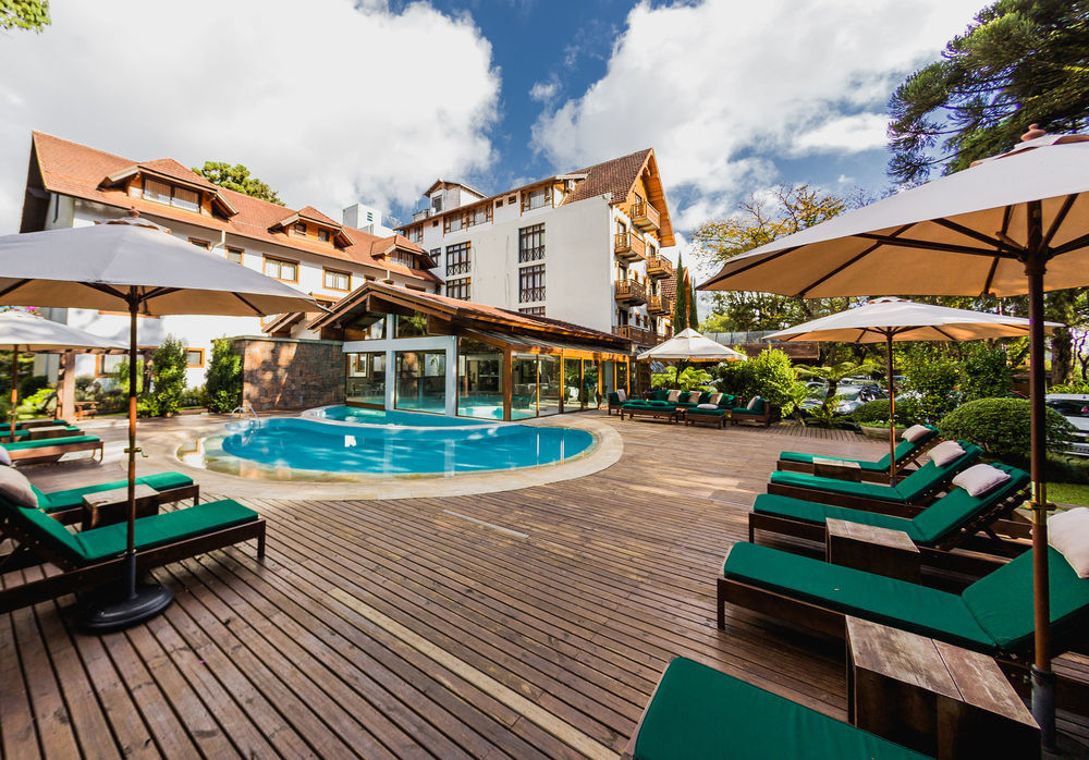 Bavaria Sport Hotel Gramado Dış mekan fotoğraf The pool at the hotel