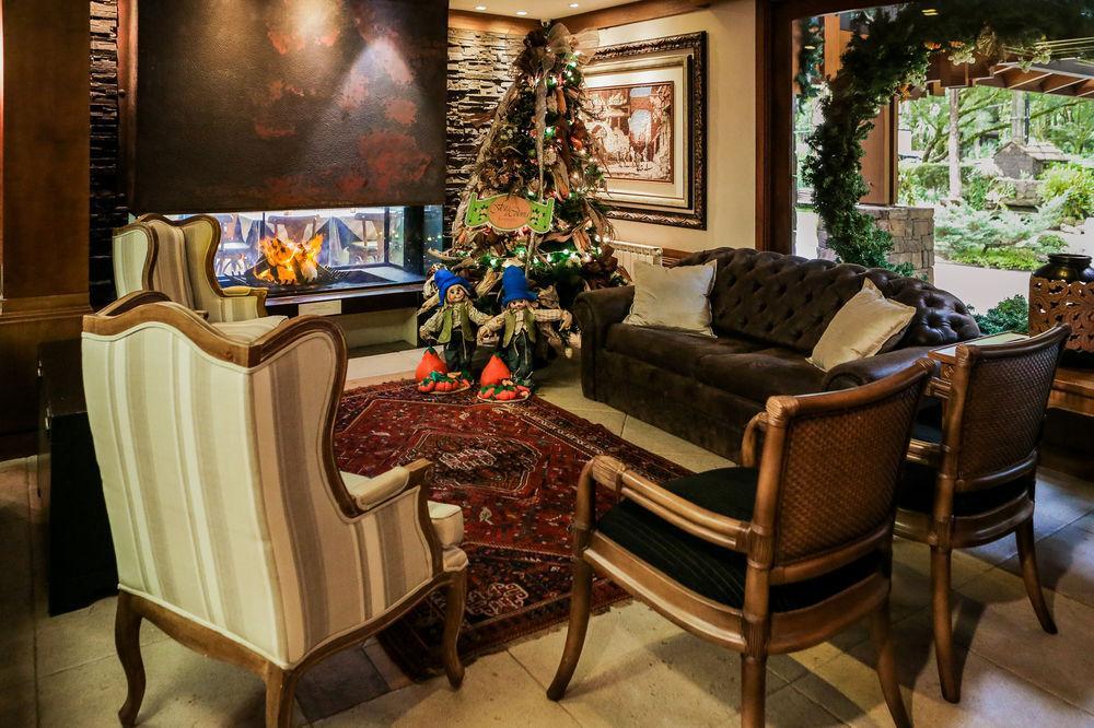 Bavaria Sport Hotel Gramado Dış mekan fotoğraf The interior of the home of the late Michael Jackson